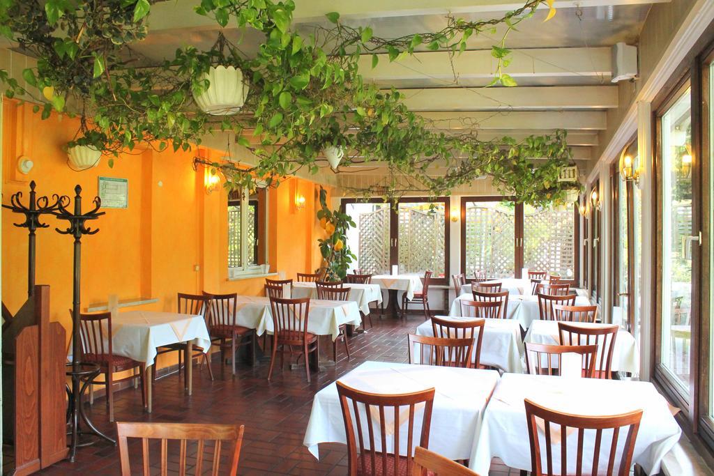 Hotel Und Restaurant Eurohof Duisburg Kültér fotó
