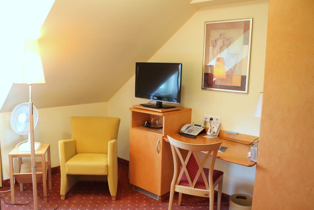 Hotel Und Restaurant Eurohof Duisburg Kültér fotó