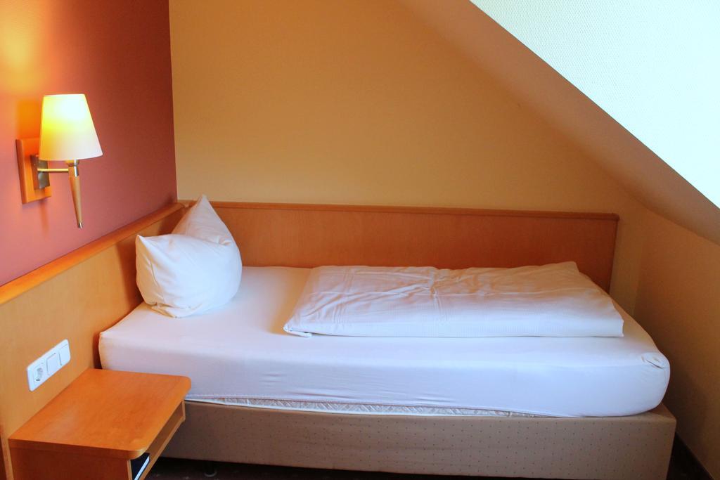 Hotel Und Restaurant Eurohof Duisburg Kültér fotó
