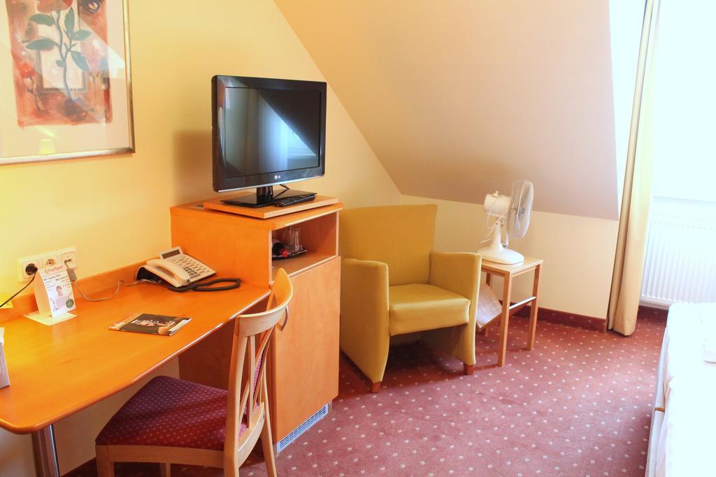 Hotel Und Restaurant Eurohof Duisburg Kültér fotó