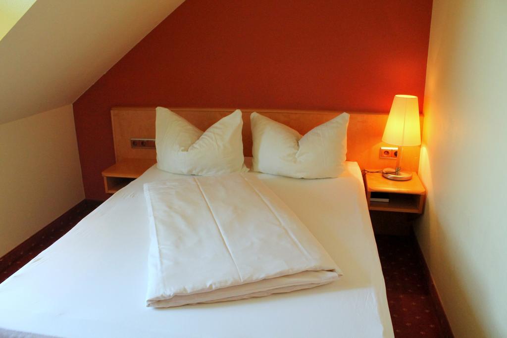 Hotel Und Restaurant Eurohof Duisburg Kültér fotó