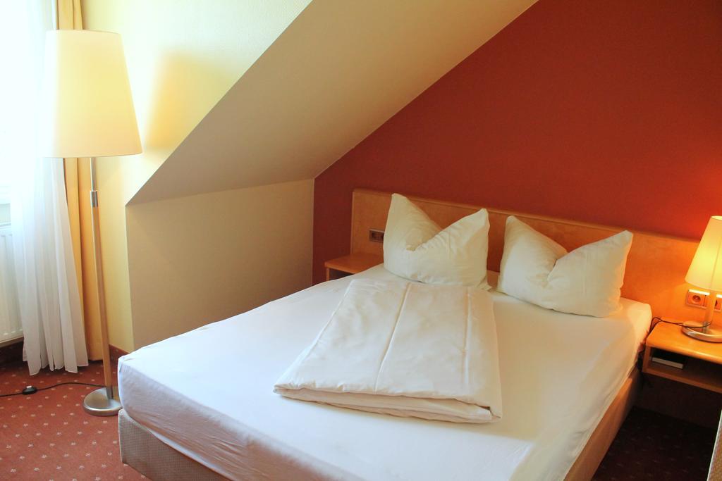 Hotel Und Restaurant Eurohof Duisburg Kültér fotó