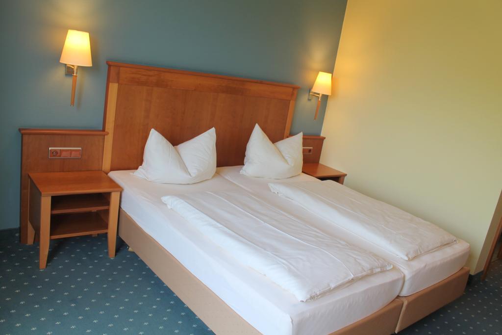 Hotel Und Restaurant Eurohof Duisburg Kültér fotó